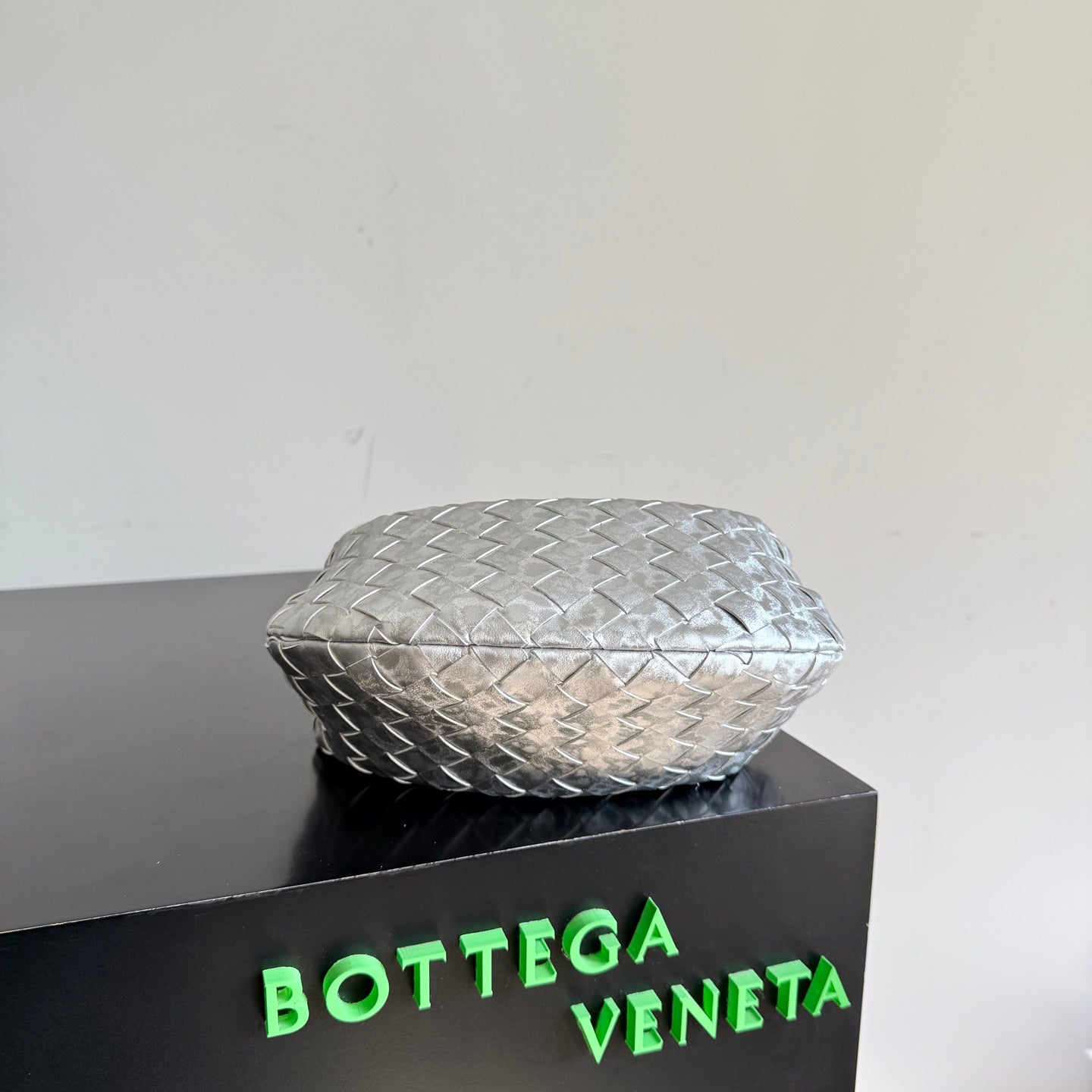 Bottega Veneta 2026 Jodie Bag 23cm Silver Lambskin 137034