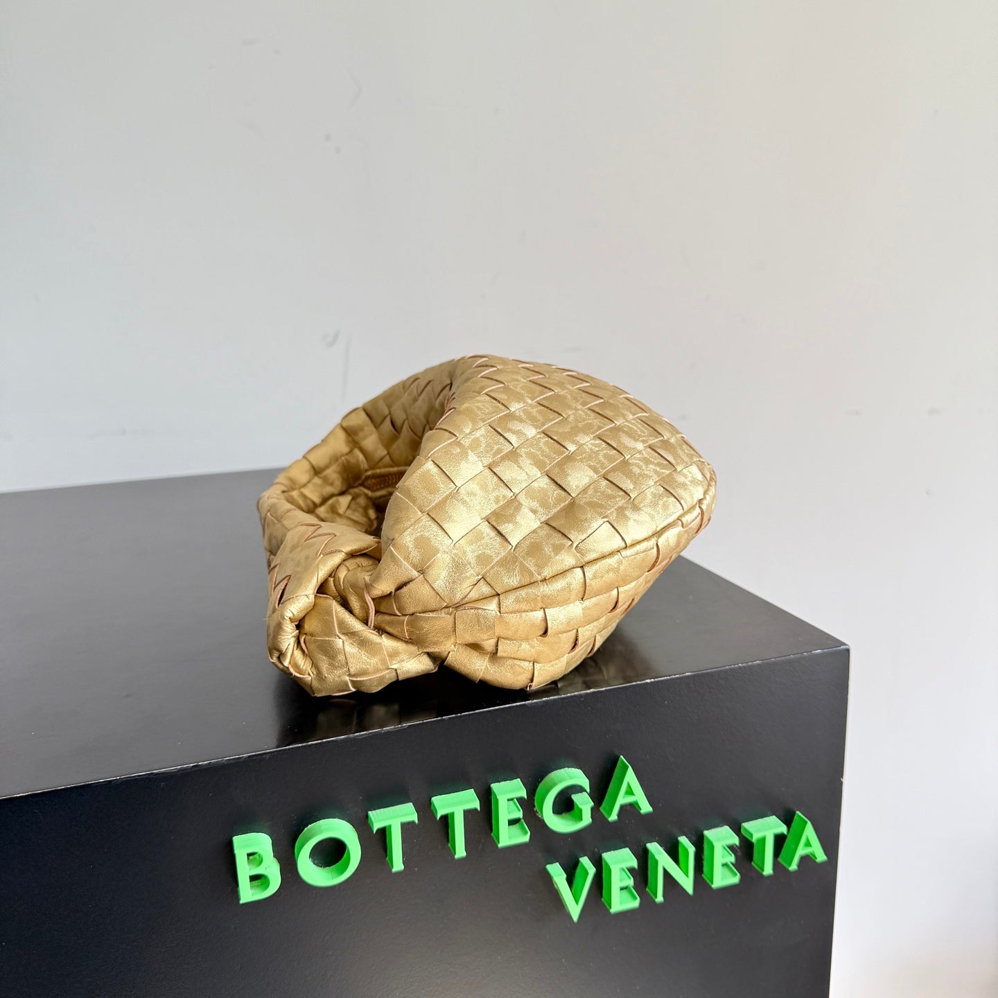 Bottega Veneta 2026 Jodie Bag 23cm Gold Lambskin 137032
