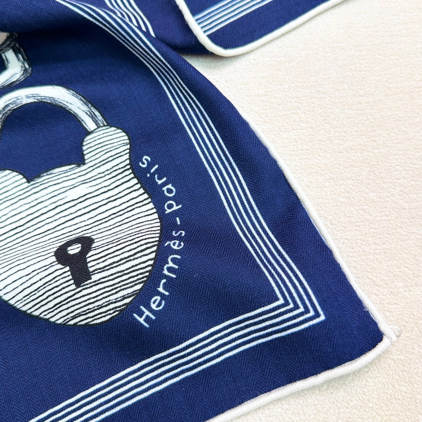 HM  Creative Origins Scarf 135CM Blue Cashmere Silk 969423