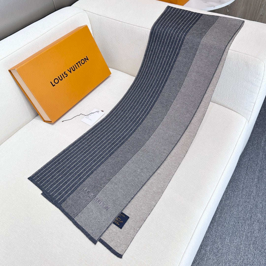 LV Selling High-End Men's Scarf 180cm Dark Blue Cashmere 971097