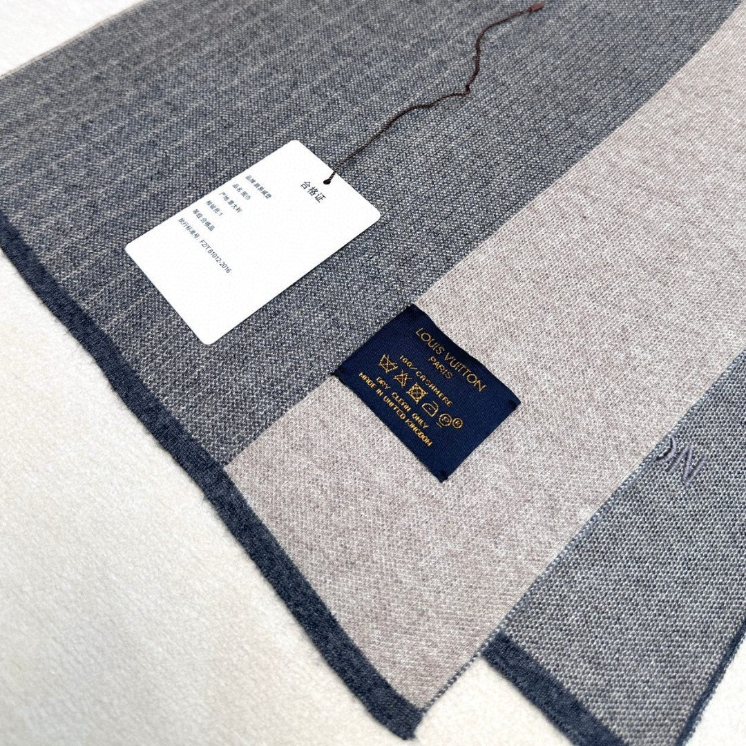 LV Selling High-End Men's Scarf 180cm Dark Blue Cashmere 971097