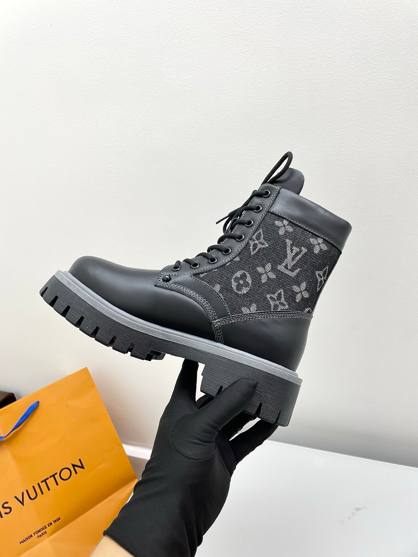 LV 25  Ankle Boots Black  Monogram Cowhide Denim 576226