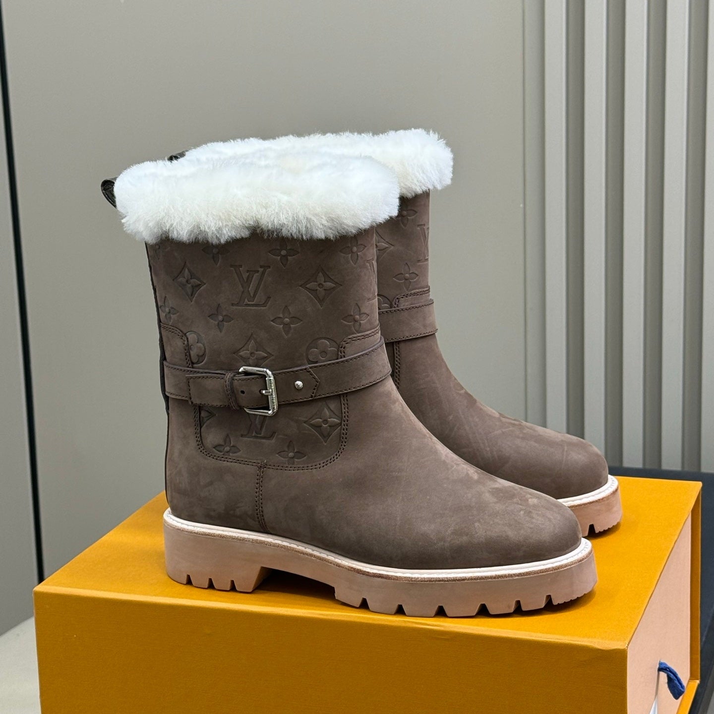 LV 25 Shearling Boots Dark Brown Suede 576934