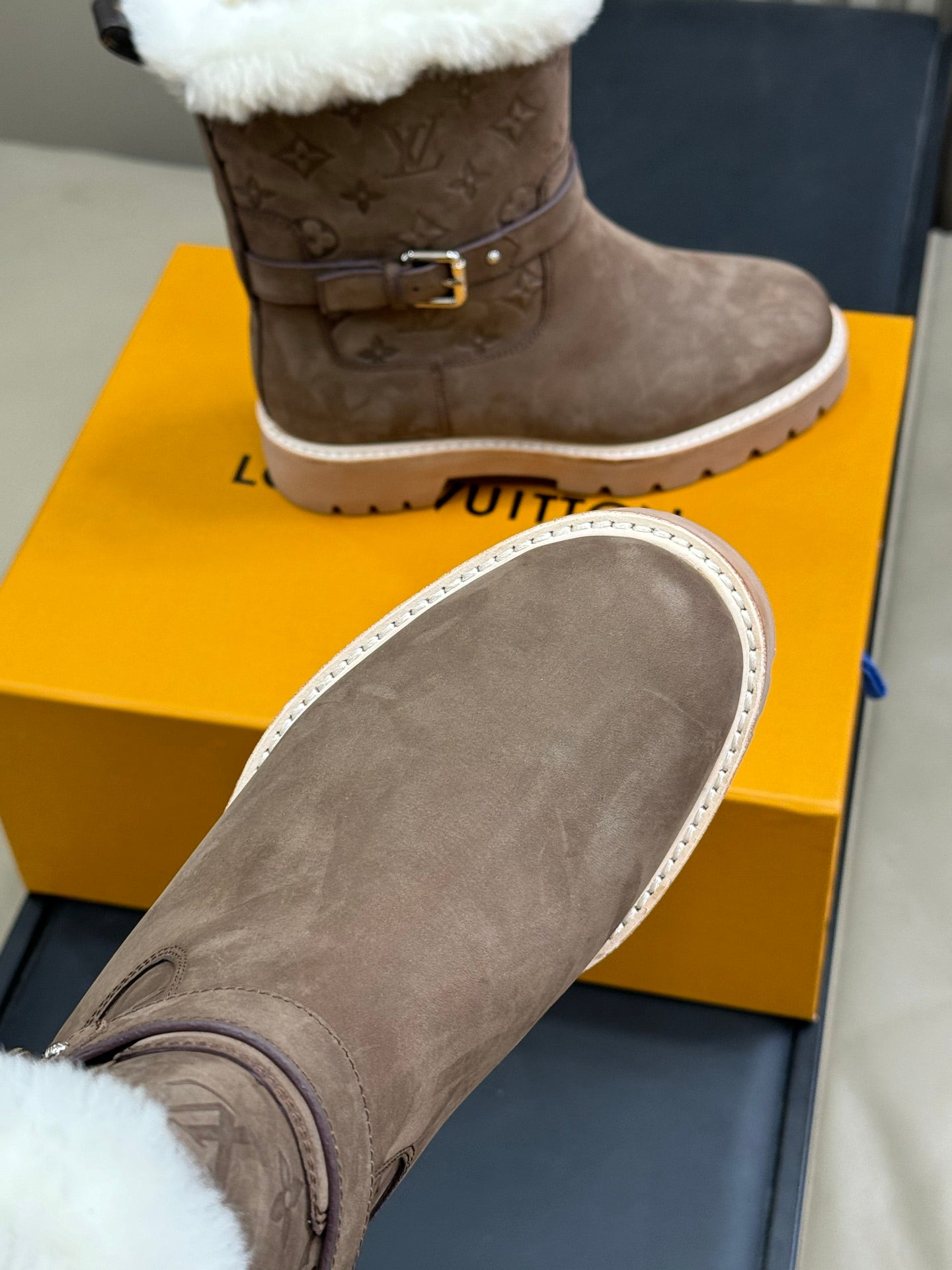 LV 25 Shearling Boots Dark Brown Suede 576934