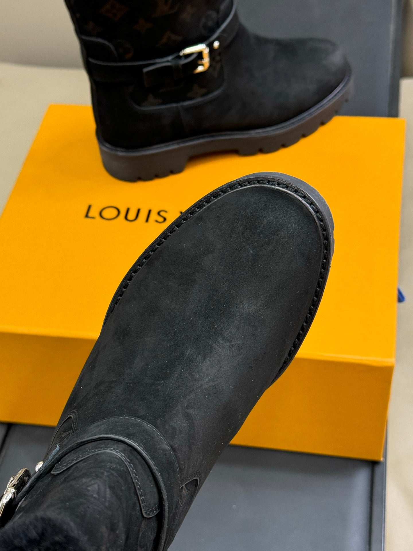 LV 25 Shearling Boots Black Suede 576935