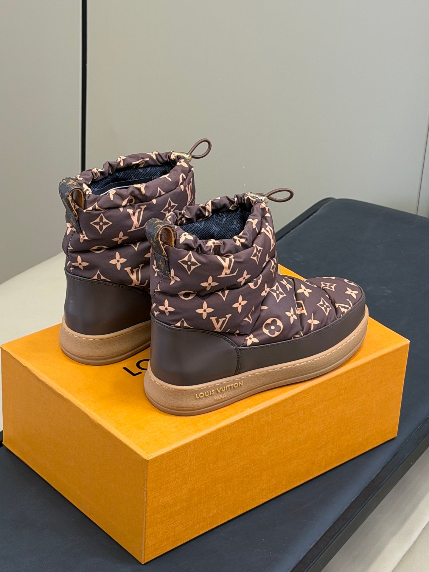 LV 25 Snow Boots Brown Leather Canvas 576938