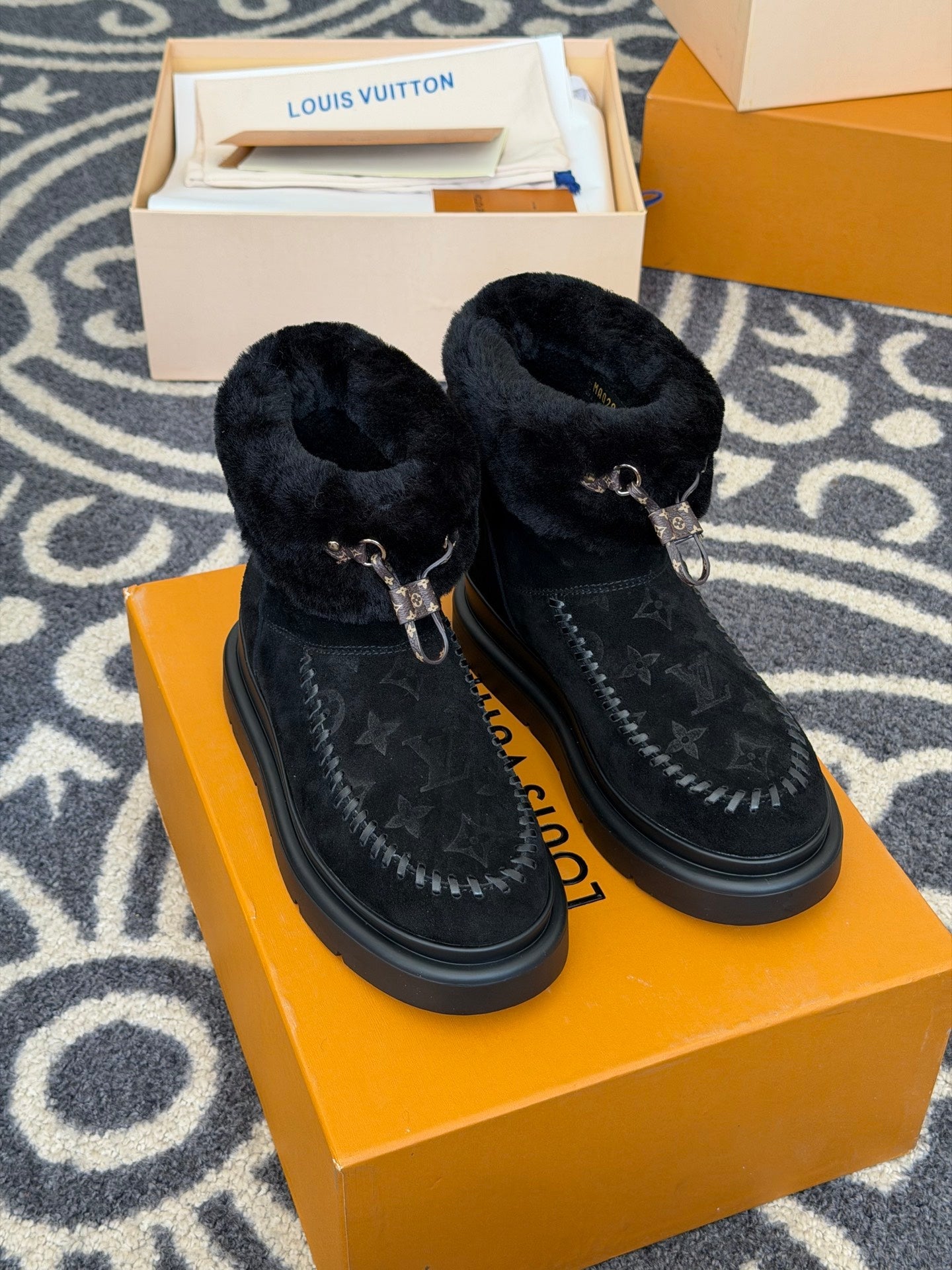 LV 25 Snow Boots Black Monogram Suede 576947