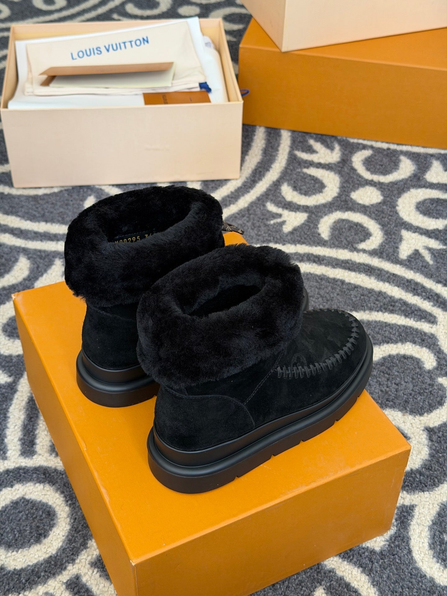 LV 25 Snow Boots Black Monogram Suede 576947