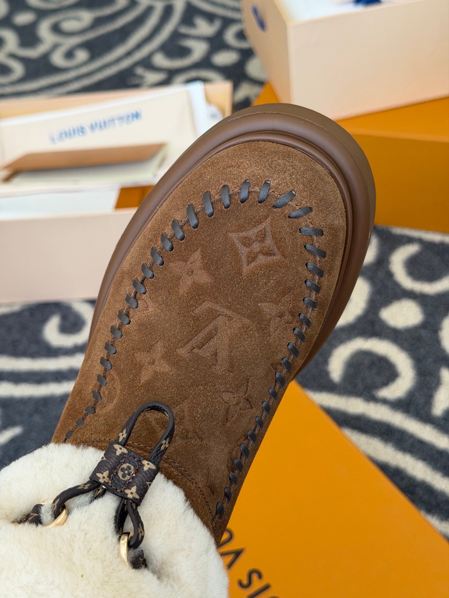 LV 25 Snow Boots Brown Monogram Suede 576948