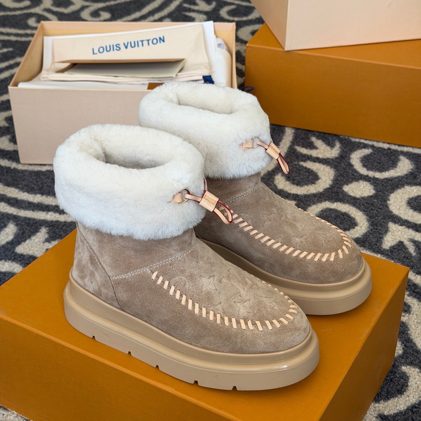 LV 25 Snow Boots Beige Suede Wool 576949