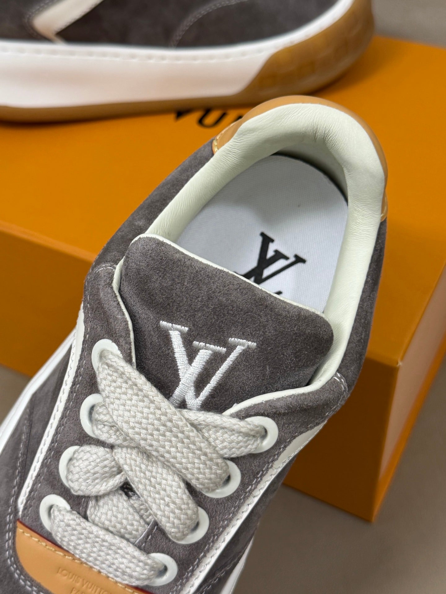 LV 25 Oversized Sneakers Gray Suede 576956