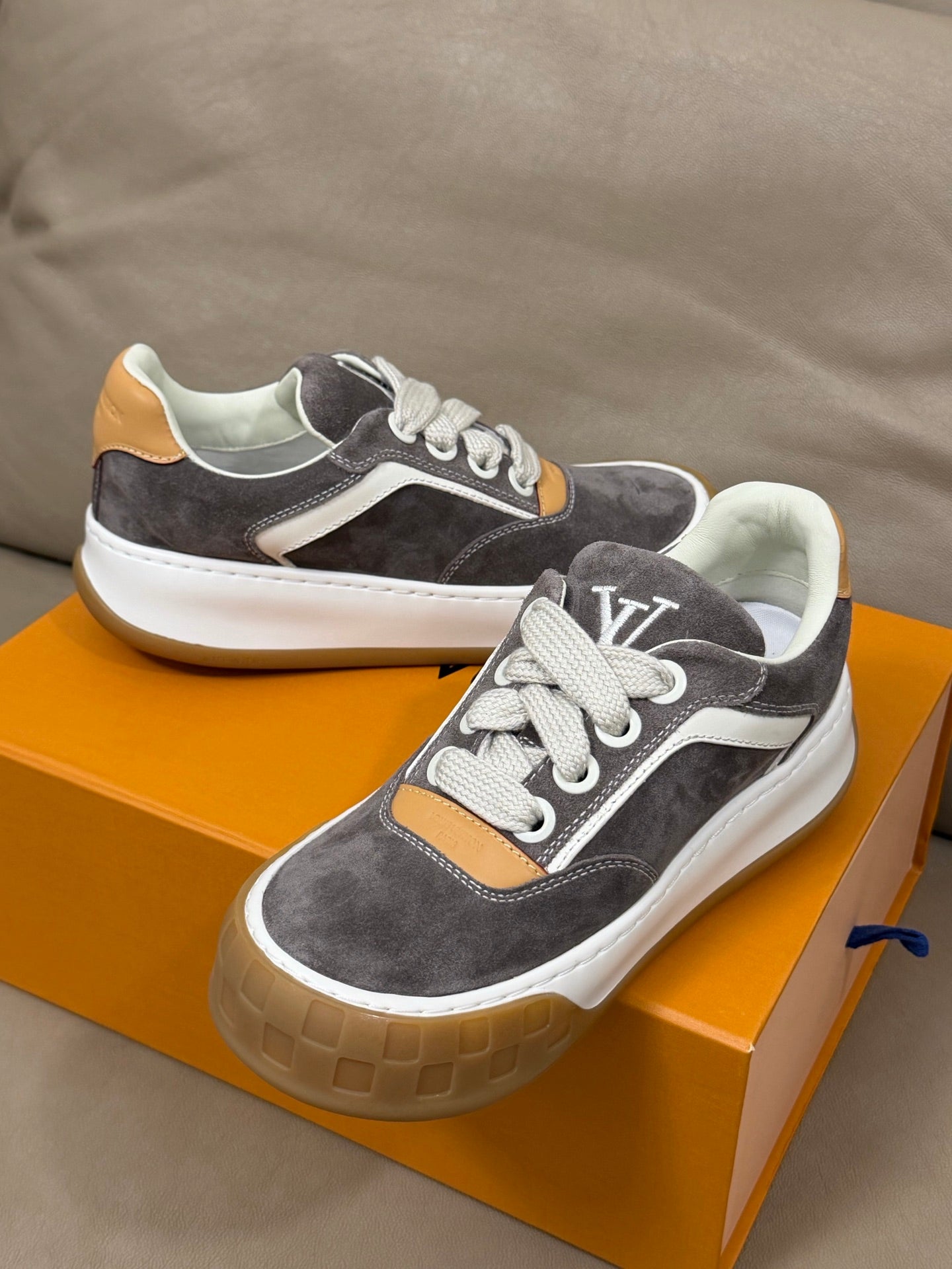 LV 25 Oversized Sneakers Gray Suede 576956