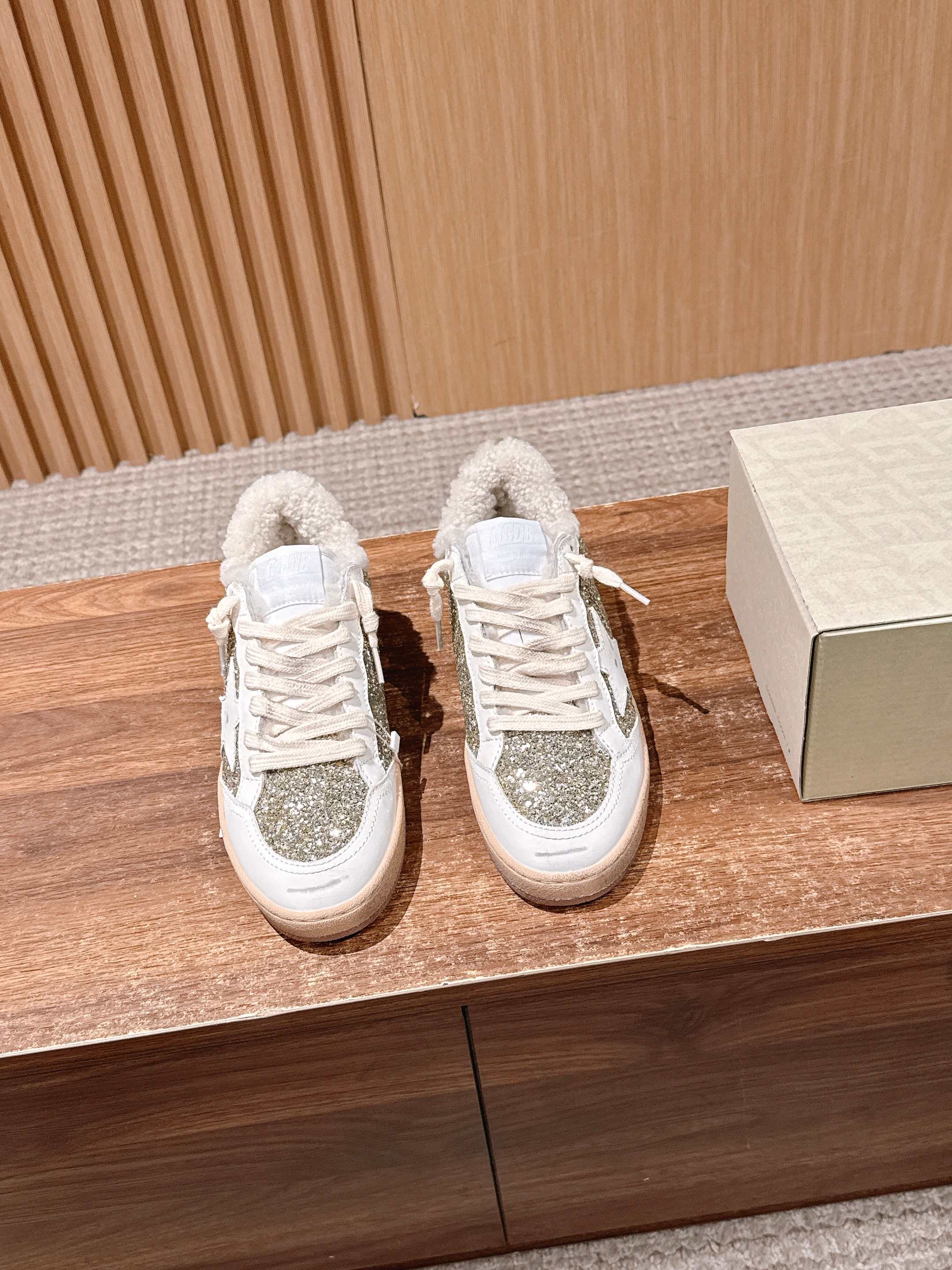 Golden Goose 2025 Wool-Lined Dirty Sneaker White mix Gold Cowhide 444260