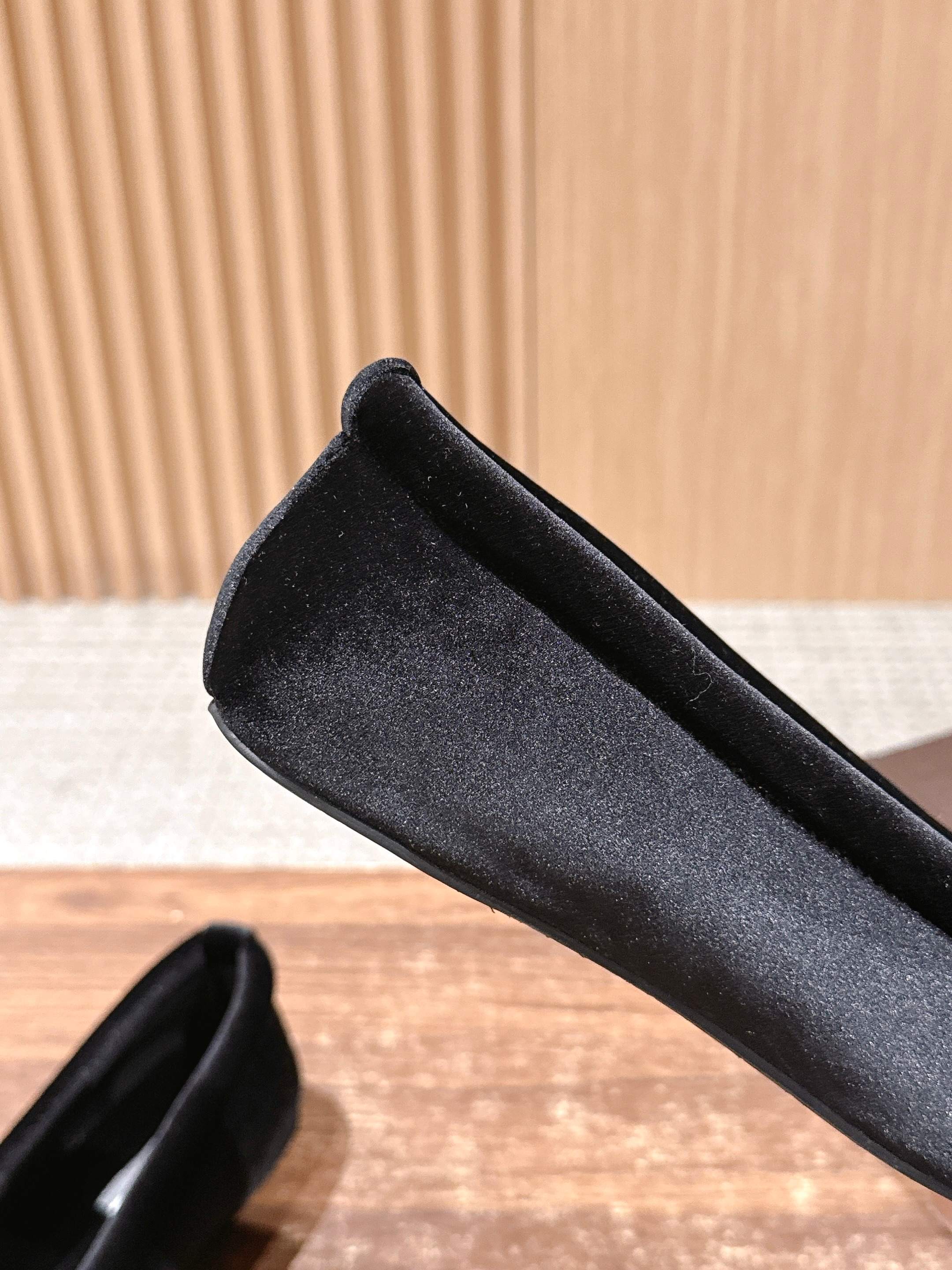 Alaia 2025 Ballet Flat Black Velvet 553856