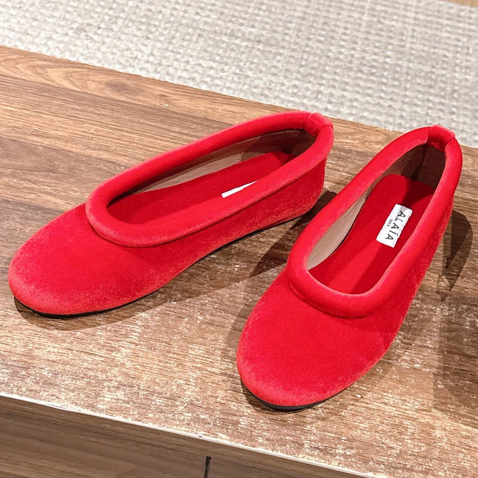 Alaia 2025 Ballet Flat Red Velvet 553857
