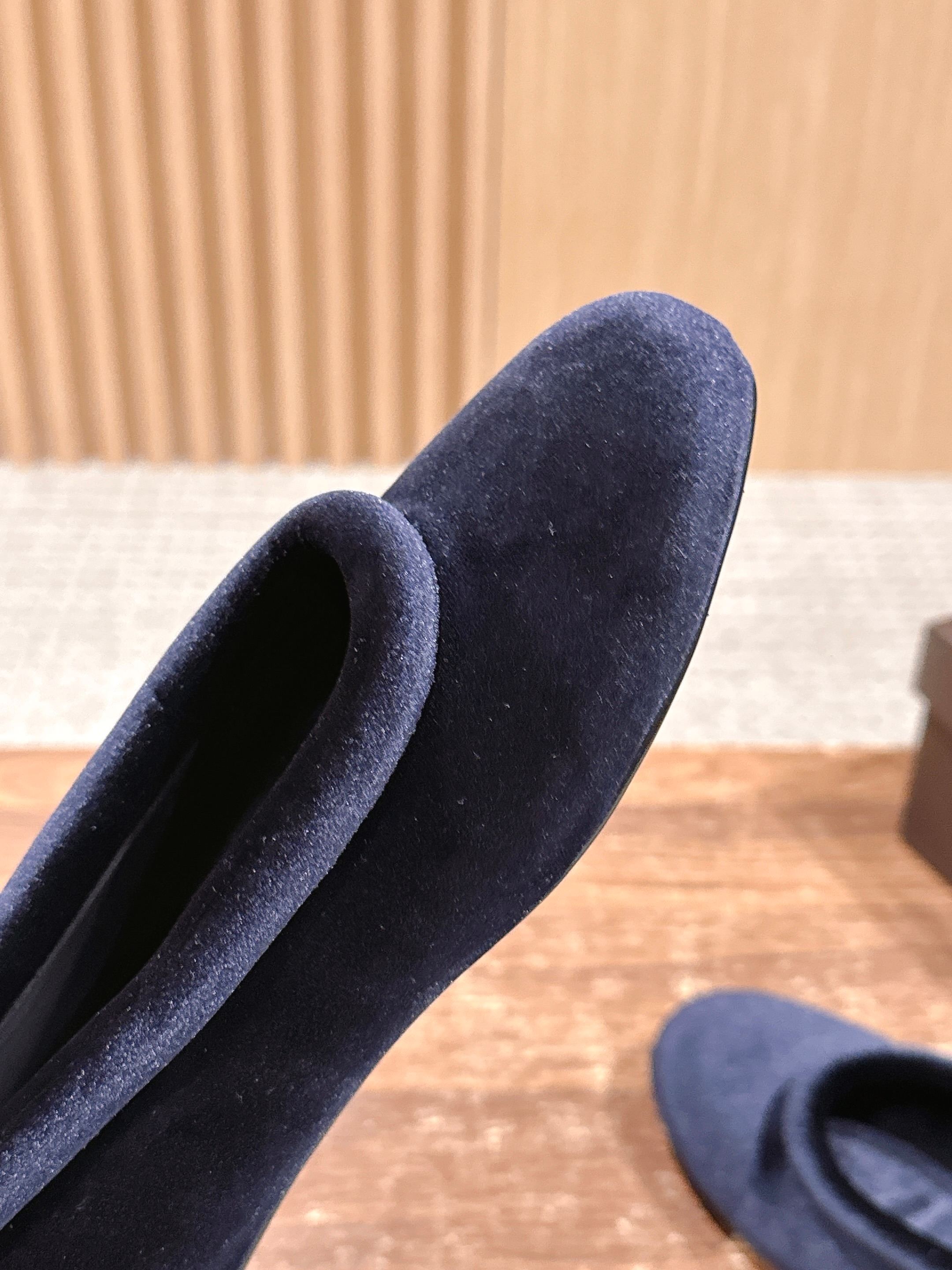 Alaia 2025 Ballet Flat Dark Blue Velvet 553858