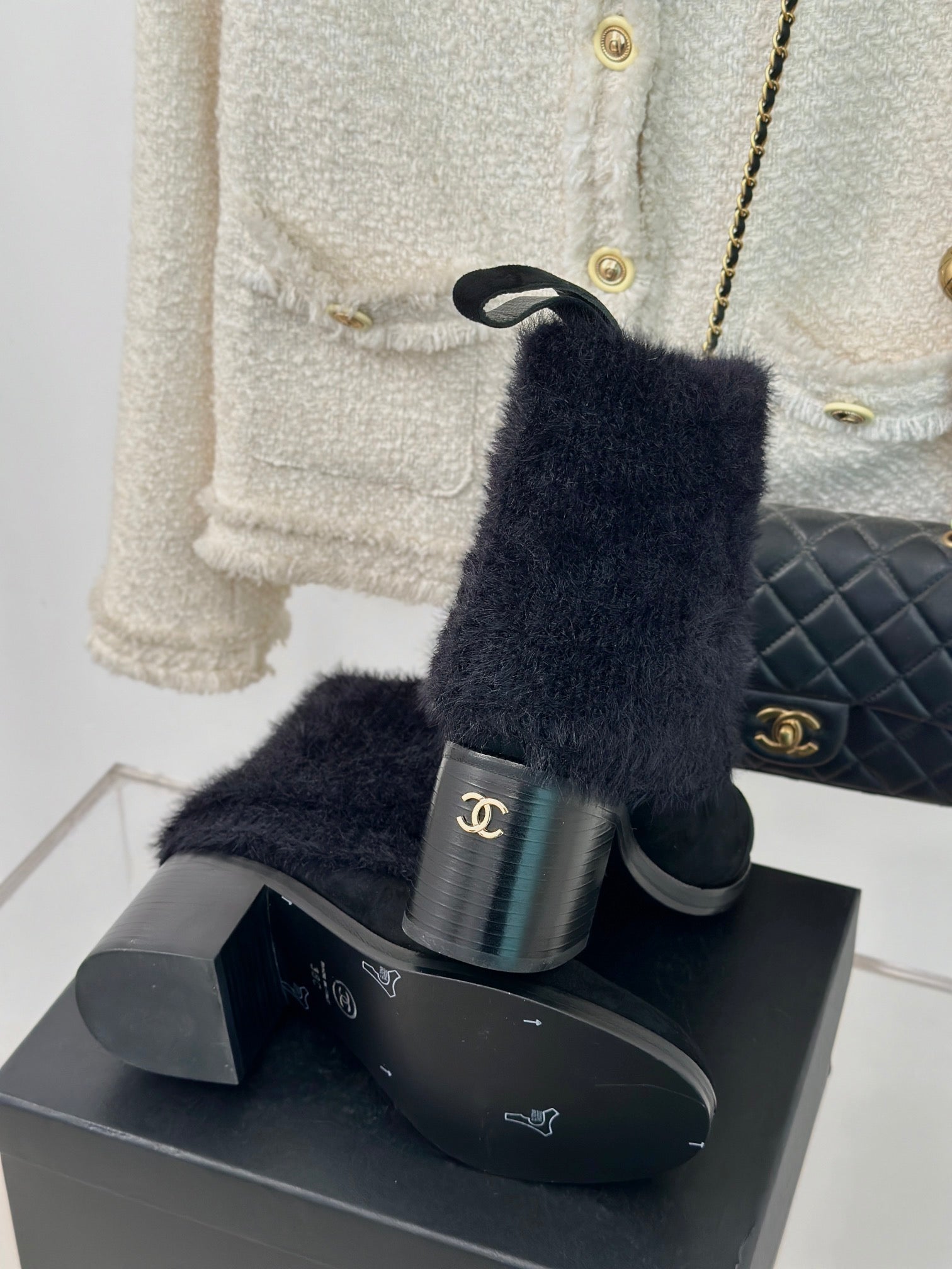 CC Short Boots 60mm Black Suede And Wool Yarn