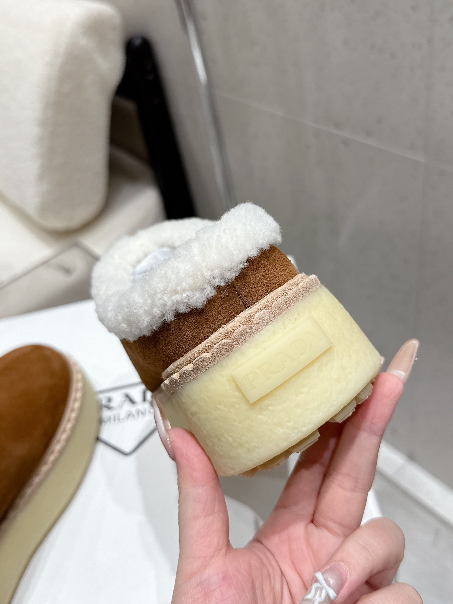 Pra 2025 Fur Mule Brown White Suede Wool 554327