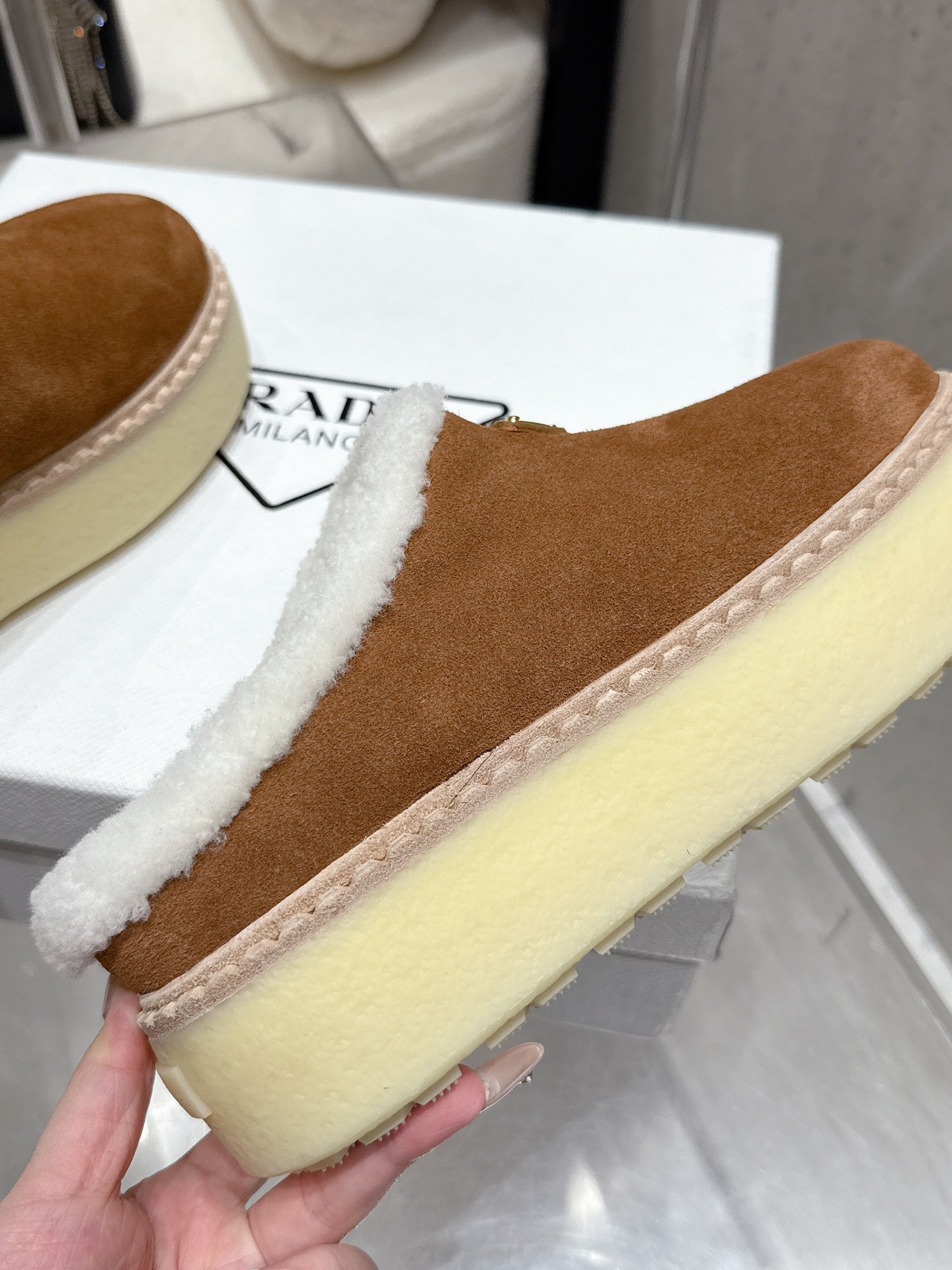 Pra 2025 Fur Mule Brown White Suede Wool 554327