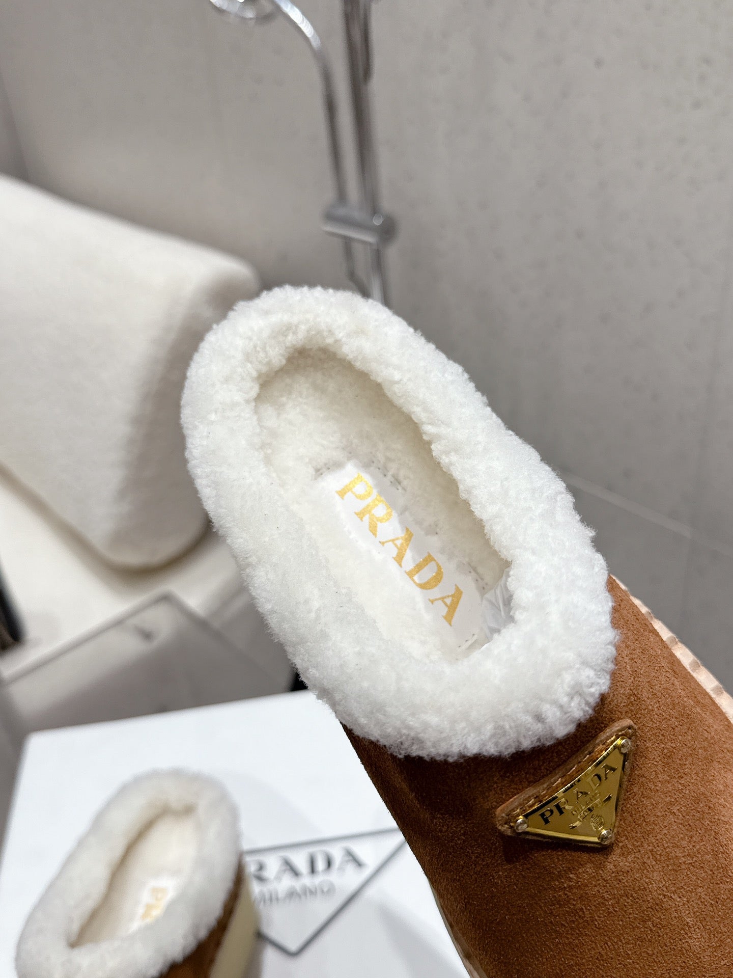 Pra 2025 Fur Mule Brown White Suede Wool 554327