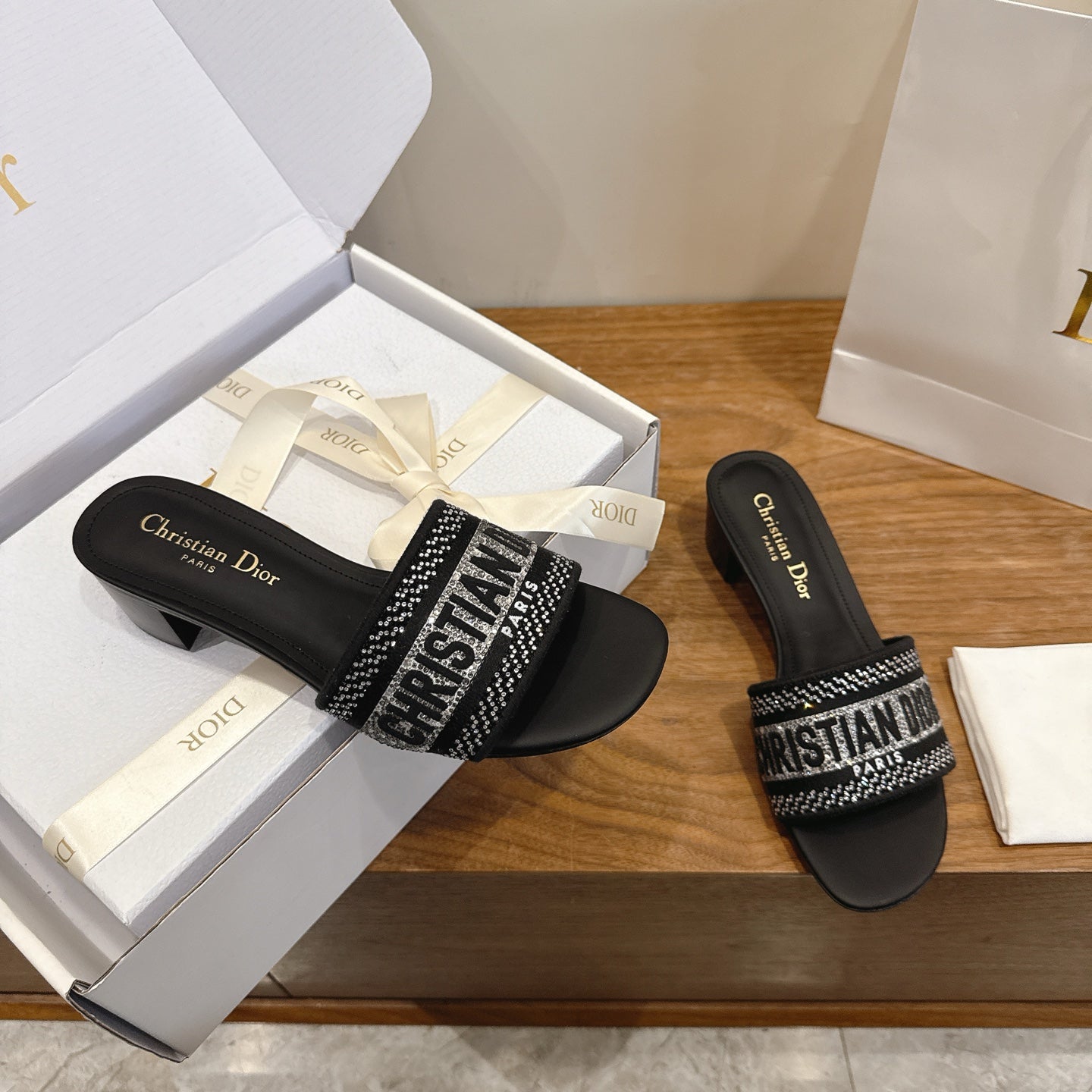 CD 26s Embroidered Sandals Black Canvas Leather 685617