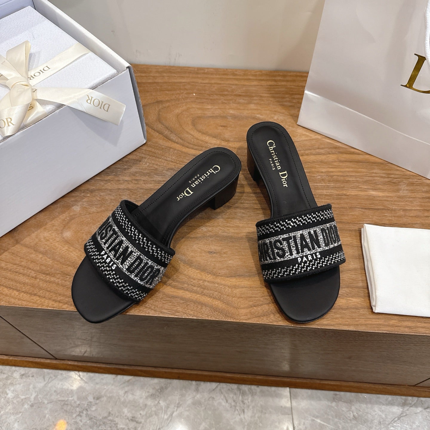 CD 26s Embroidered Sandals Black Canvas Leather 685617