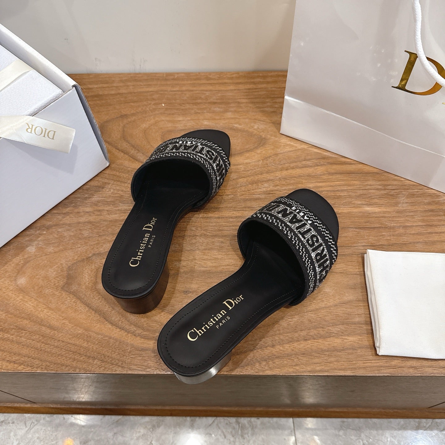 CD 26s Embroidered Sandals Black Canvas Leather 685617