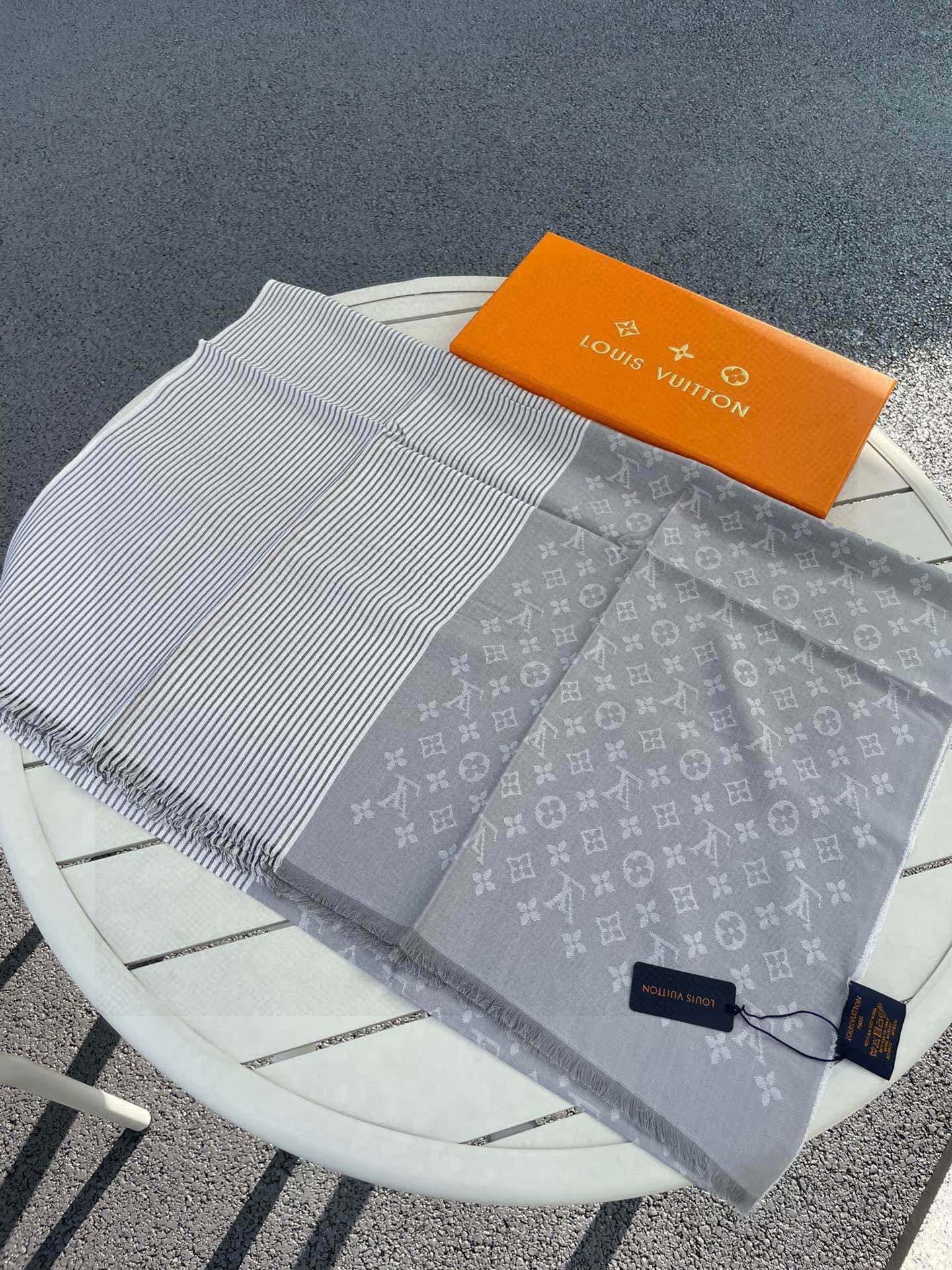 LV Scarf 200cm Gray Cashmere 968451