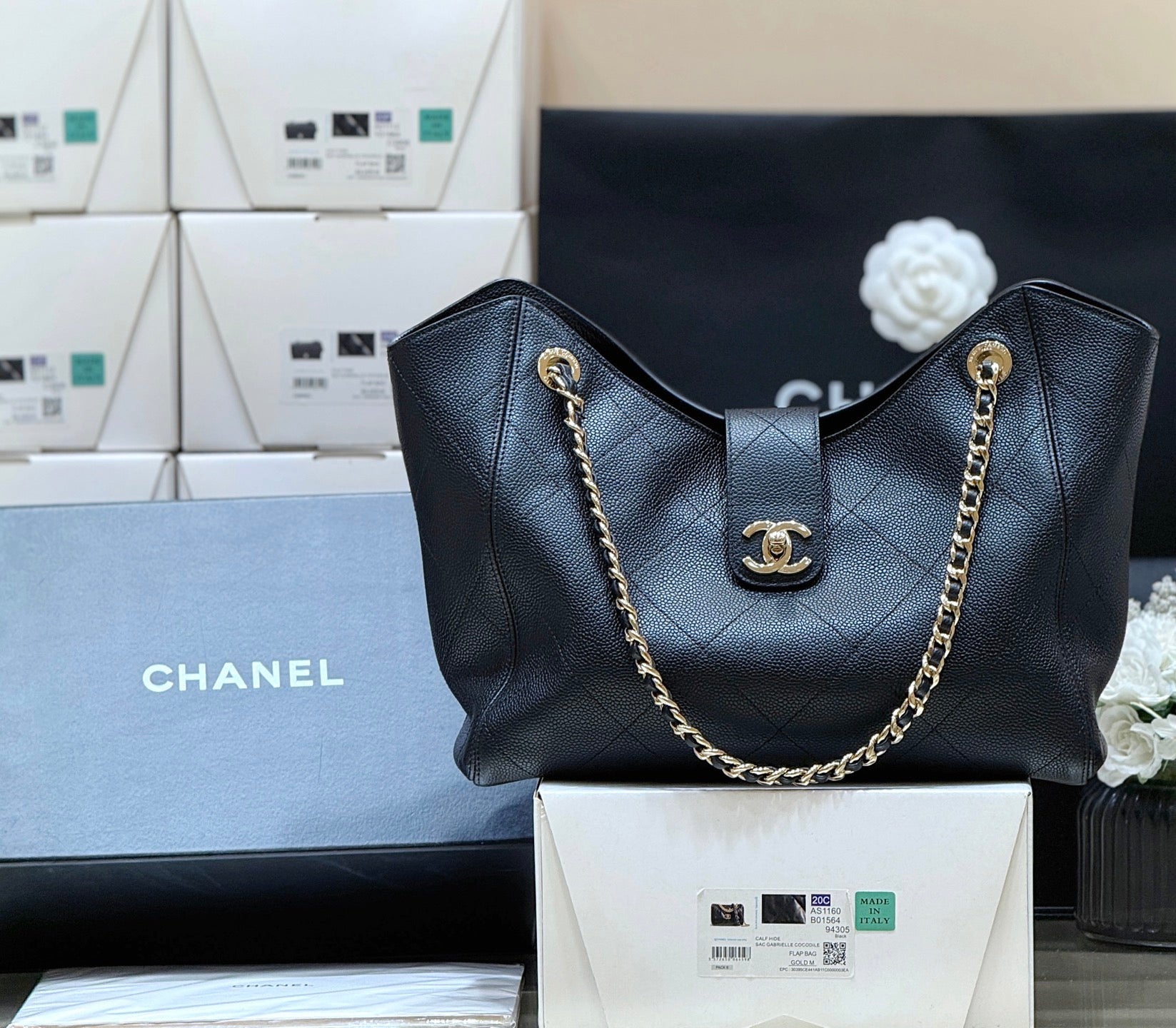 Chanel 2026 Hobo Tote Bag 40cm Black Caviar Calfskin