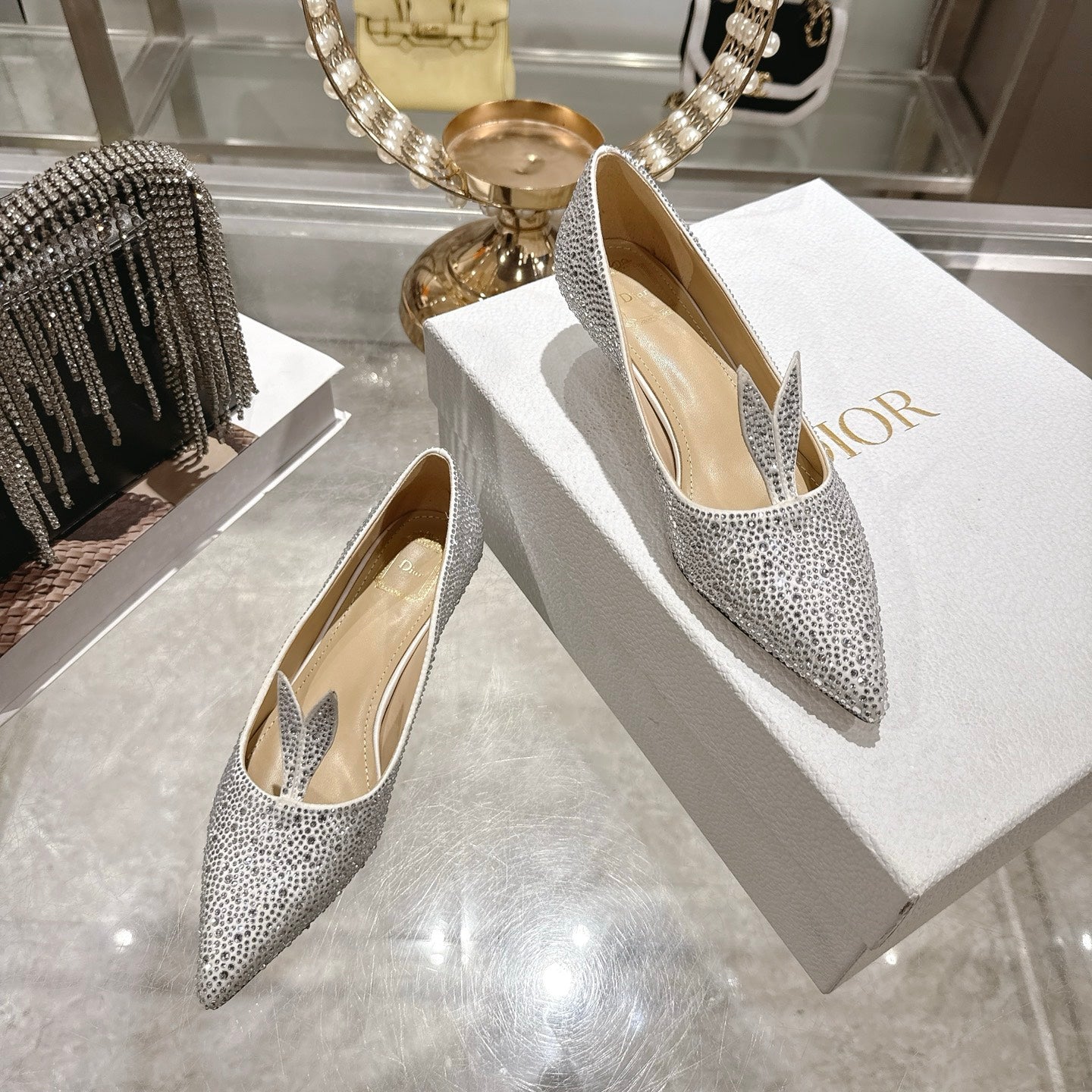 CD 26 Pump Light Gray Full Diamond Sheepskin 592199