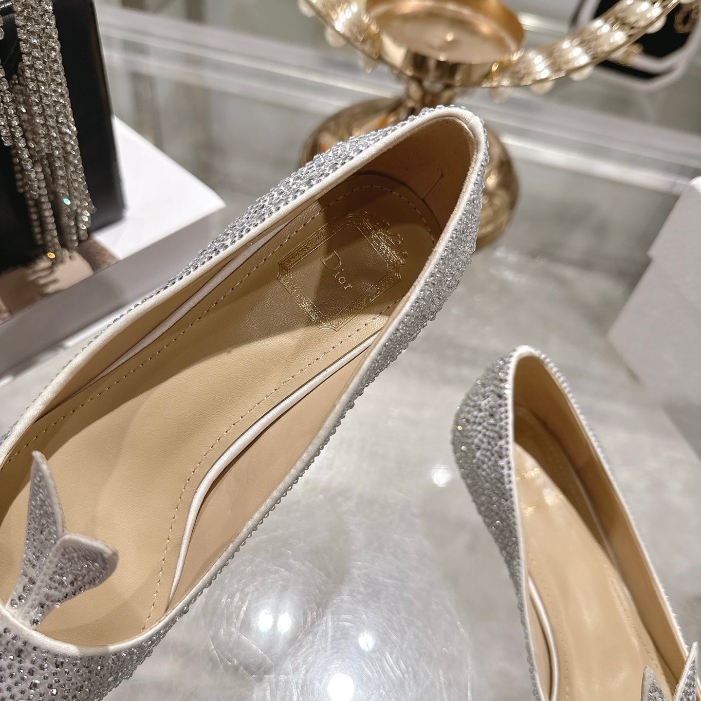 CD 26 Pump Light Gray Full Diamond Sheepskin 592199