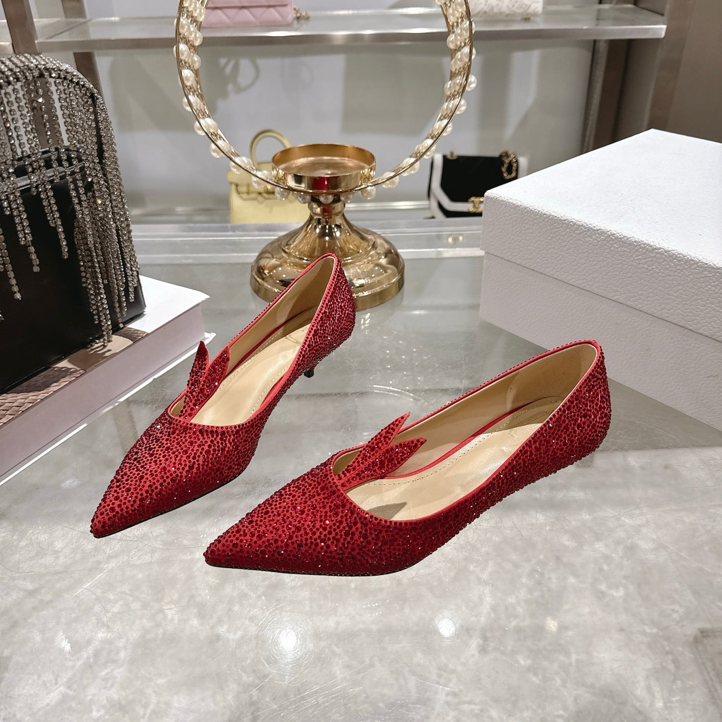 CD 26 Pump 35mm Red Full Diamond Sheepskin 592200