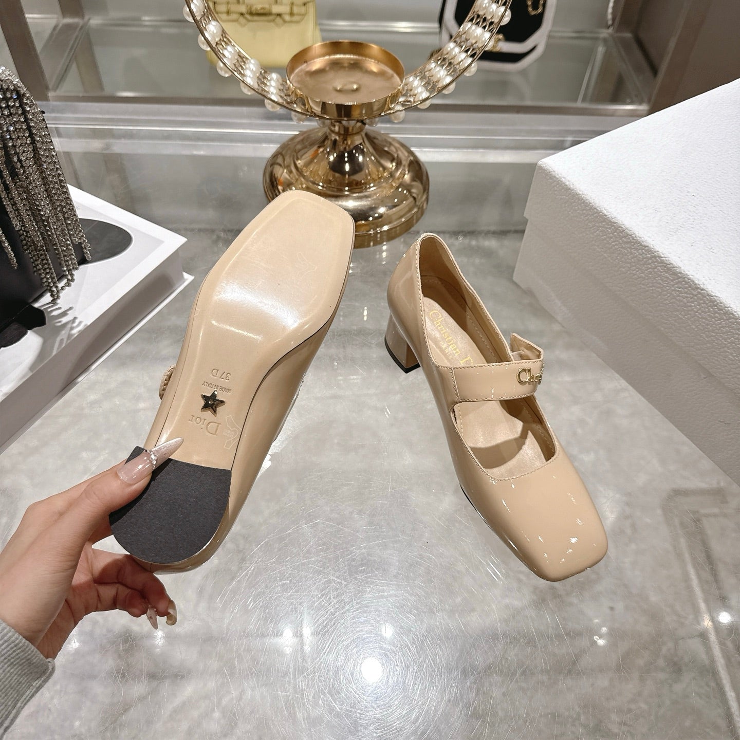 CC 26 Lolita High Heels 40 Beige Patent Leather 592207