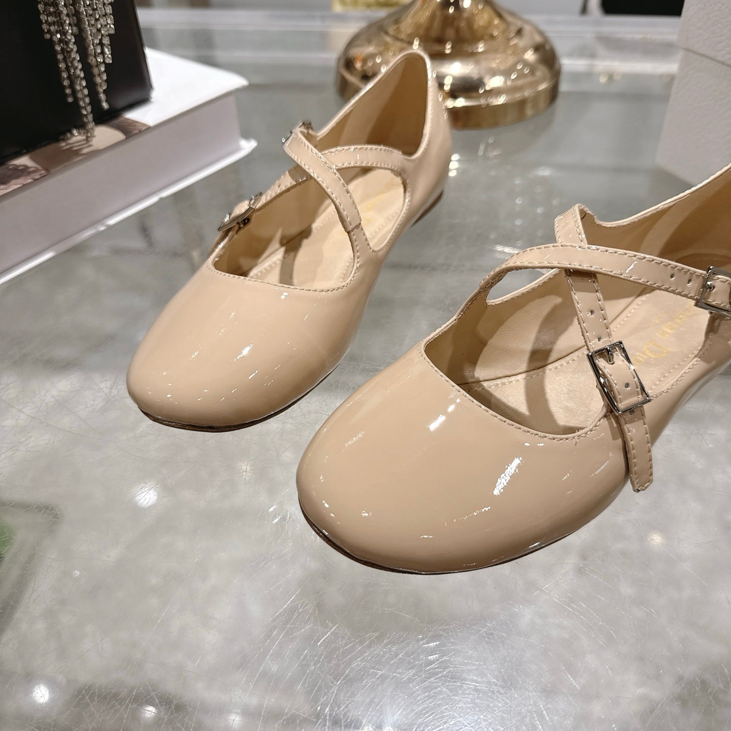 CD 26 Ballet Flats Beige Patent Leather 592211