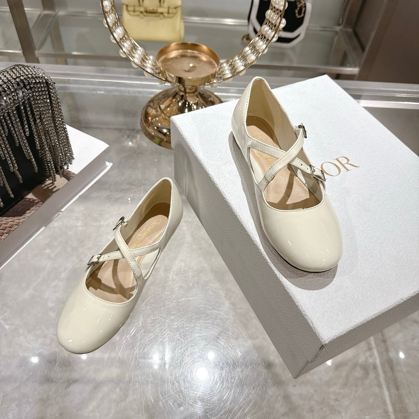 CD 26 Ballet Flats Ivory Patent Leather 592212