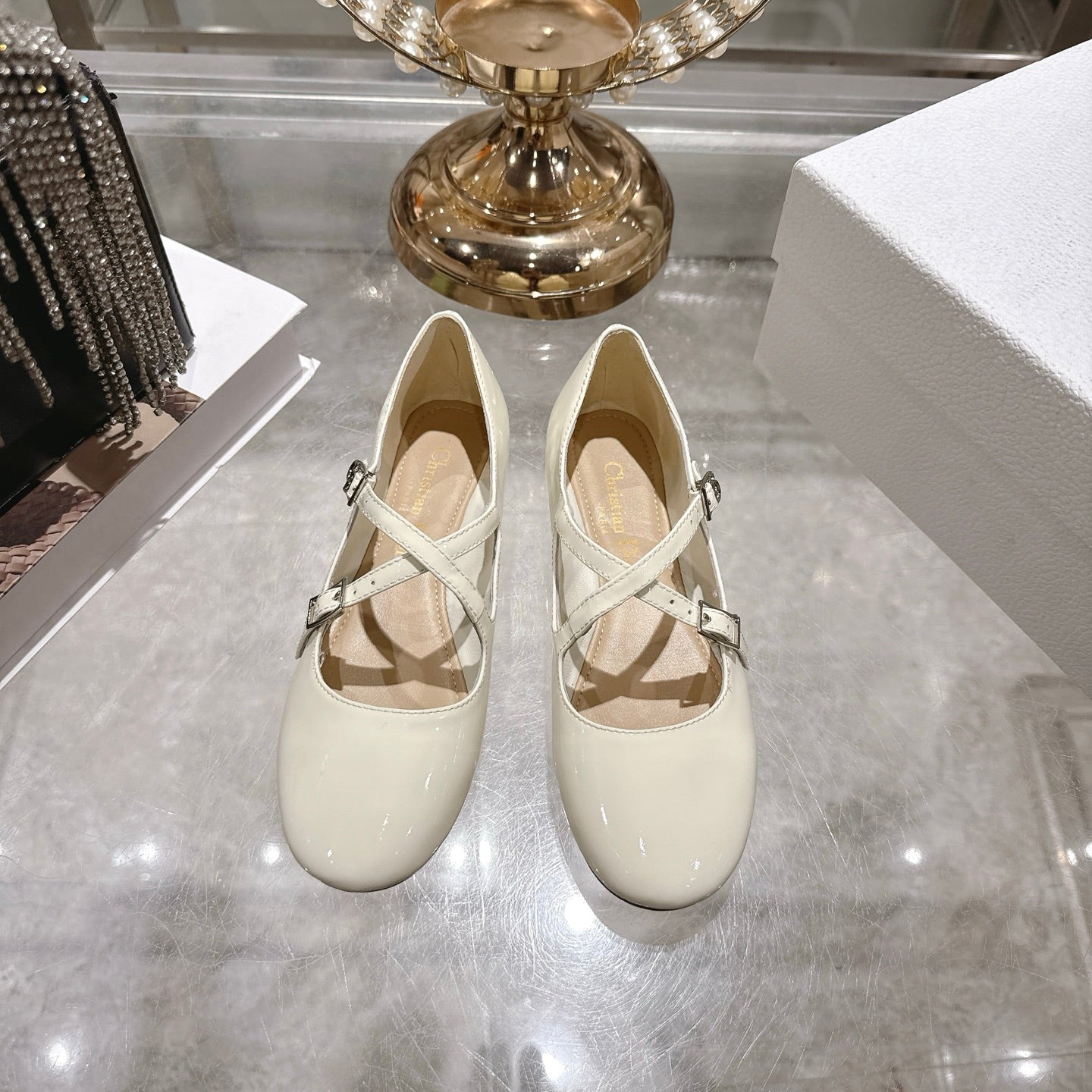 CD 26 Ballet Flats Ivory Patent Leather 592212