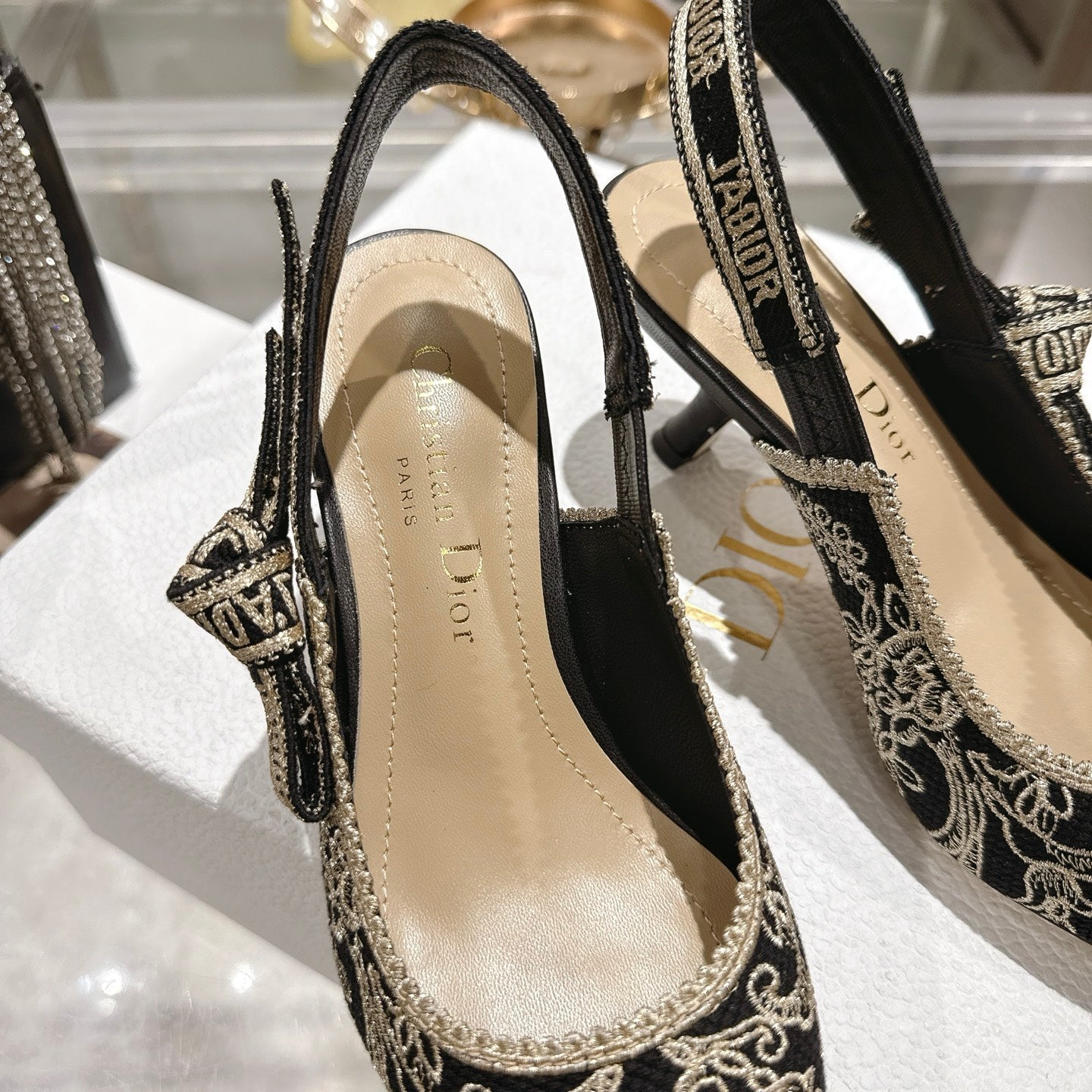 CD 26 Slingback Metallic Floral Embroidery 45mm Black Gold Tweed 592235