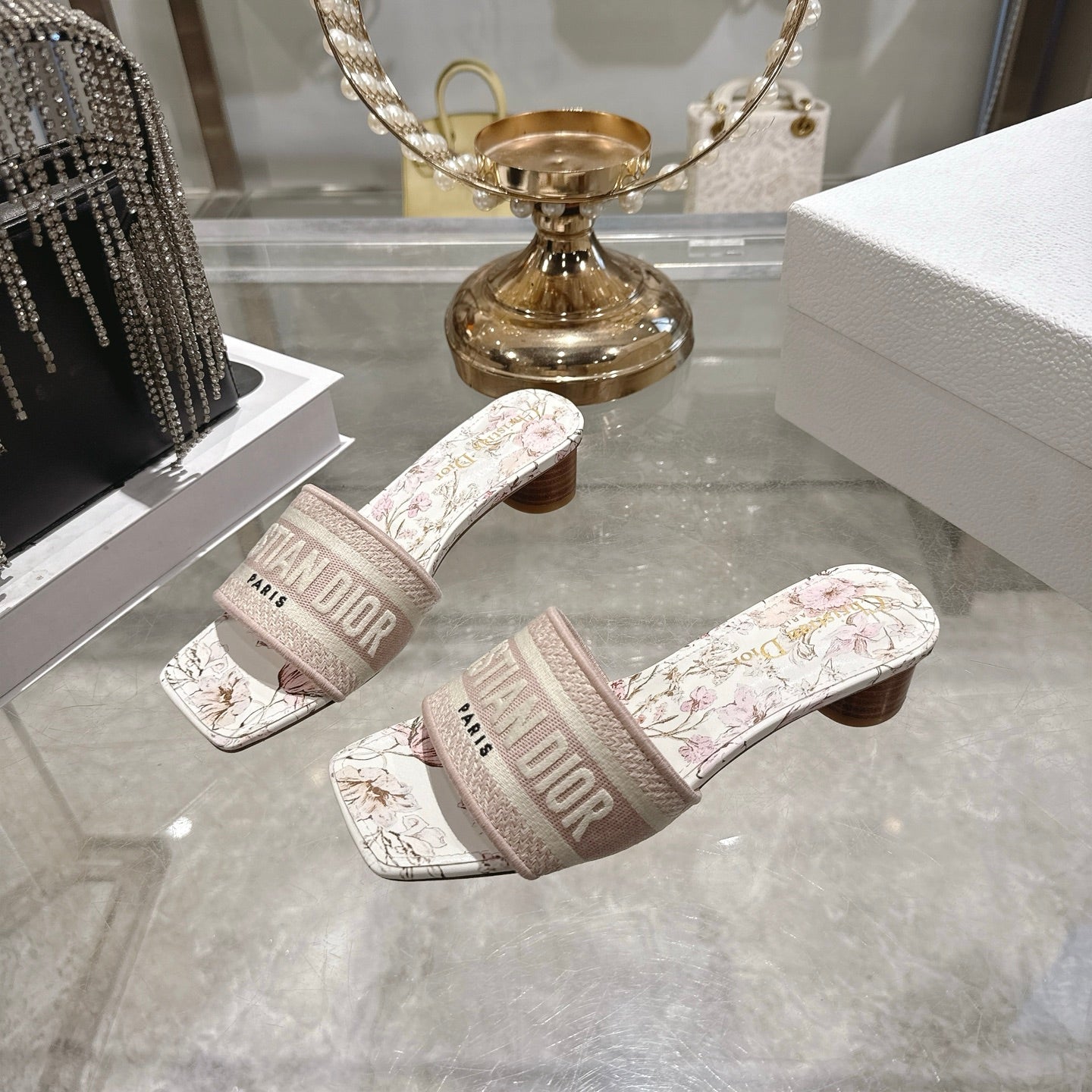 CC 26 Embroidered Sandals 45mm Beige Flower Canvas 592242