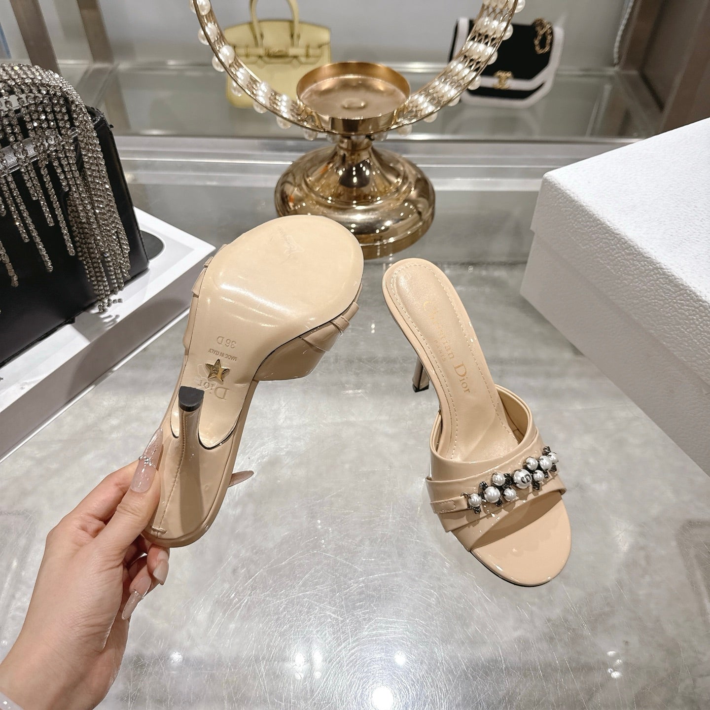 CC 26 High-Heeled Mules 85mm Pearl Beige Patent Leather 592250