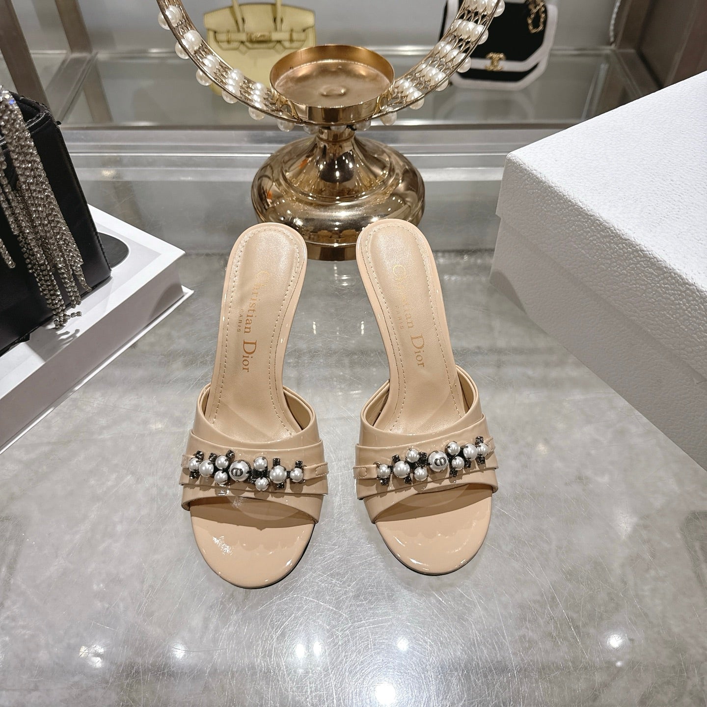 CC 26 High-Heeled Mules 85mm Pearl Beige Patent Leather 592250