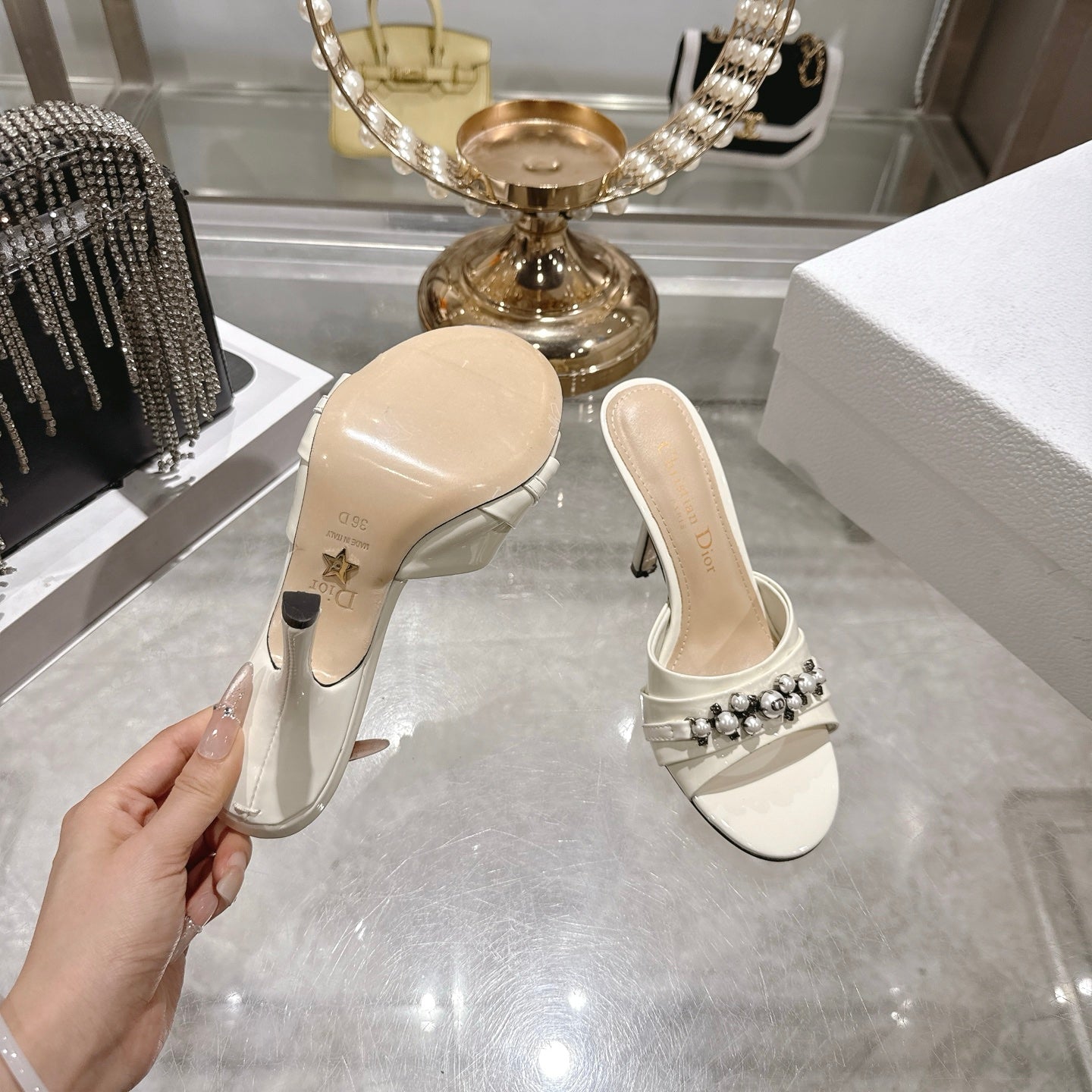 CD 26 High-Heeled Mules 85mm Pearl Ivory Patent Leather 592252