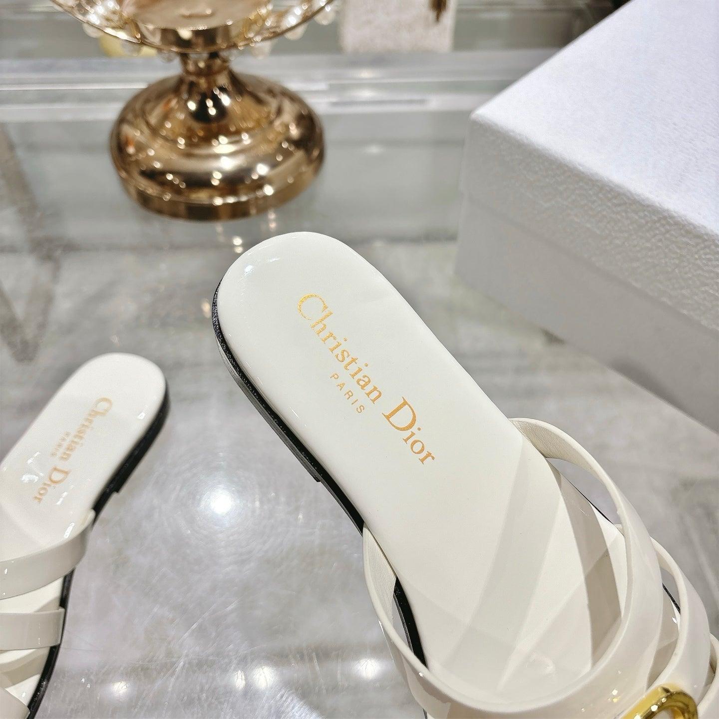 CD 26 Flat Sandals White Patent Leather 592265