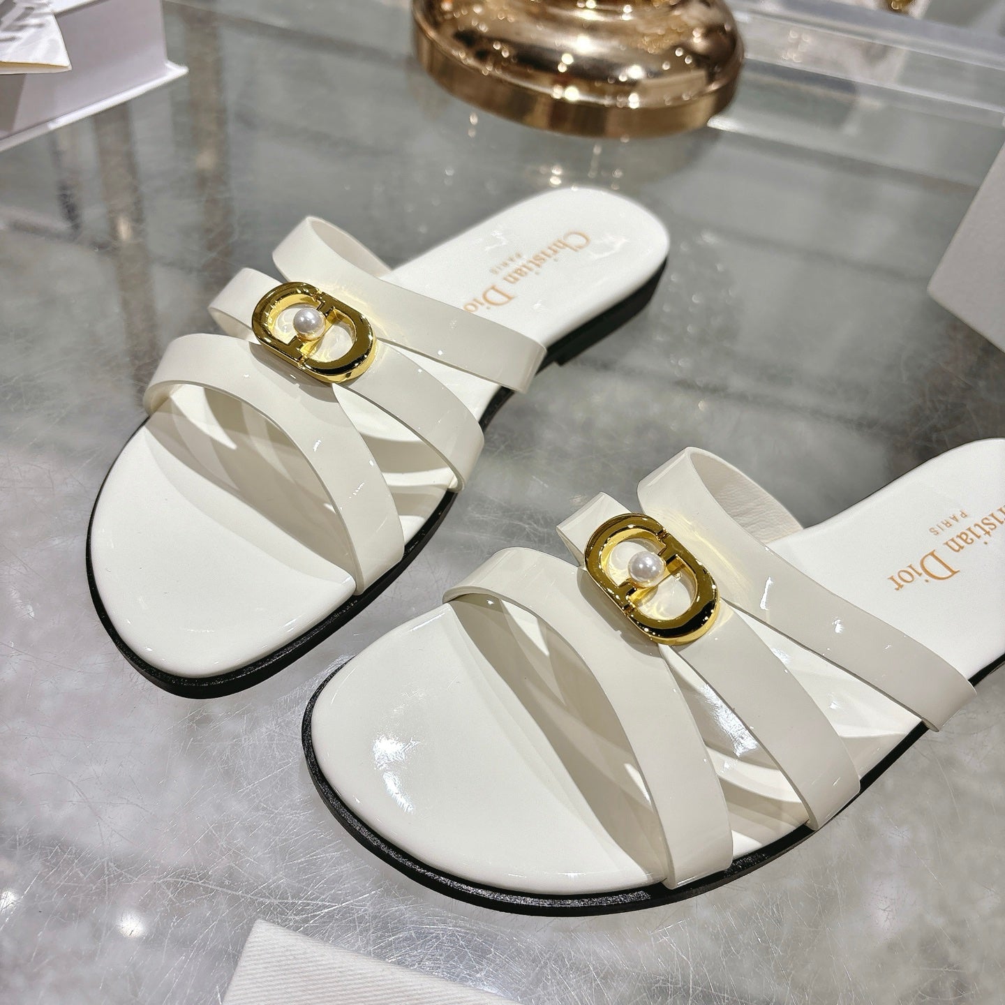 CD 26 Flat Sandals White Patent Leather 592265