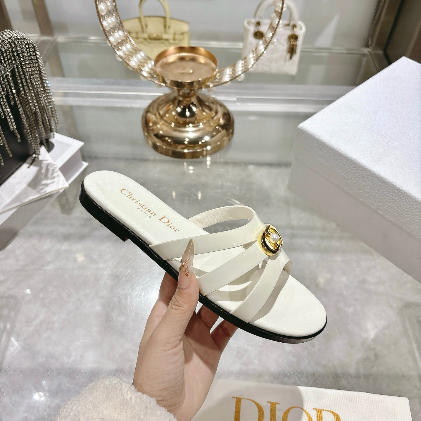 CD 26 Flat Sandals White Patent Leather 592265
