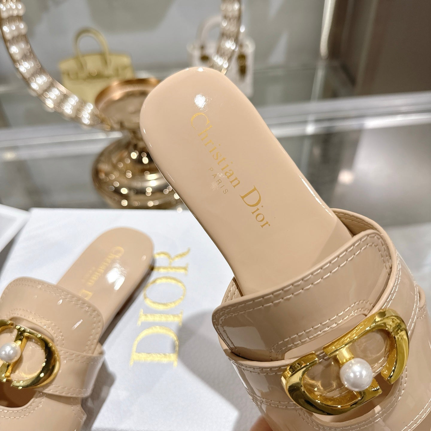 CD 26 Chunky Heel Sandals Beige Patent Leather 592276