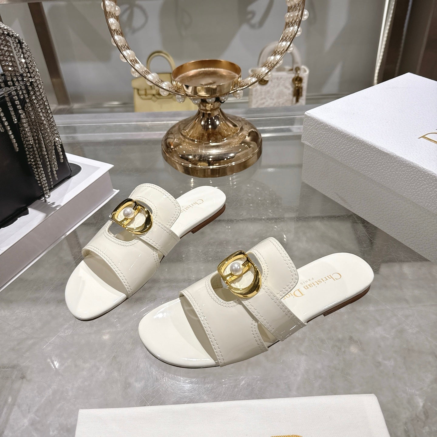 CD 26 Chunky Heel Sandals White Patent Leather 592277