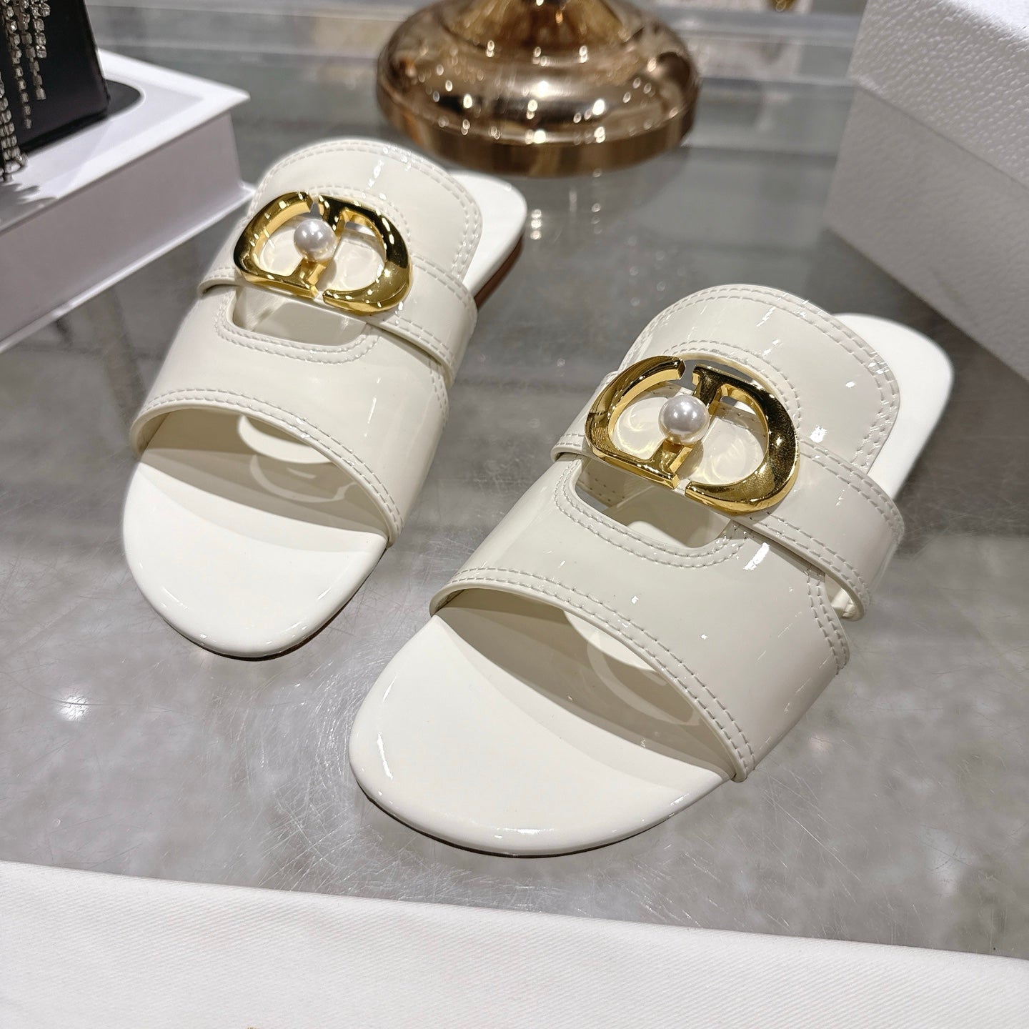 CD 26 Chunky Heel Sandals White Patent Leather 592277