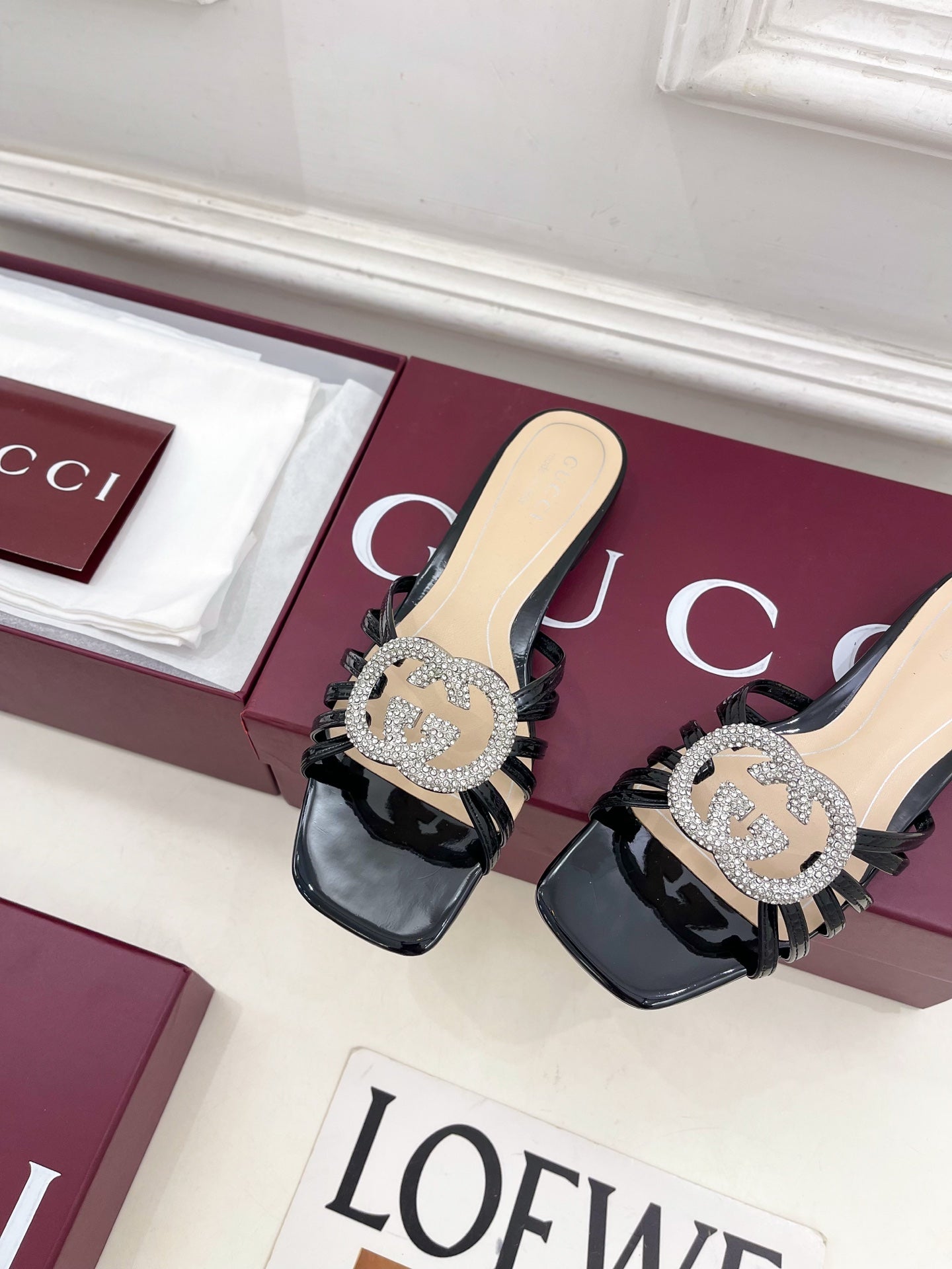 GG 26 Flat Sandals Black Patent Leather 587089