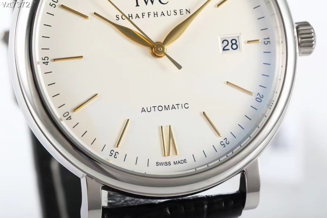 PORTOFINO AUTOMATIC 40MM SILVER DIAL LEATHER